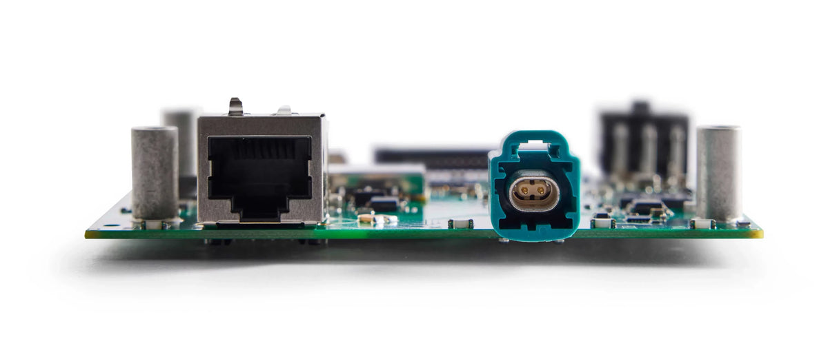 Kvaser Arcus 100/1000BASE-T1 H-MTD connector input view