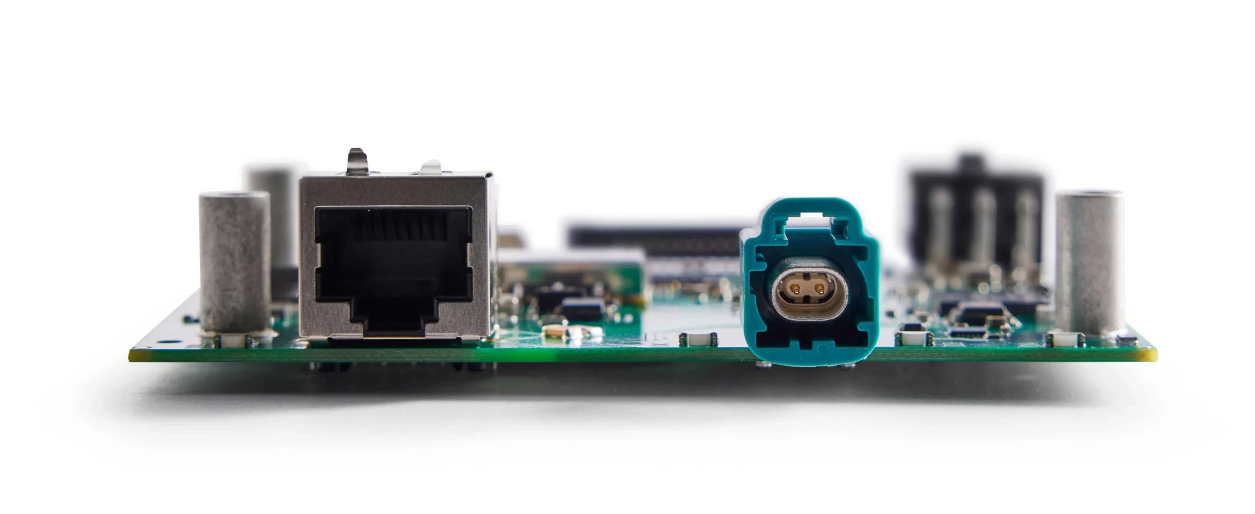 Kvaser Arcus 100/1000BASE-T1 H-MTD connector input view