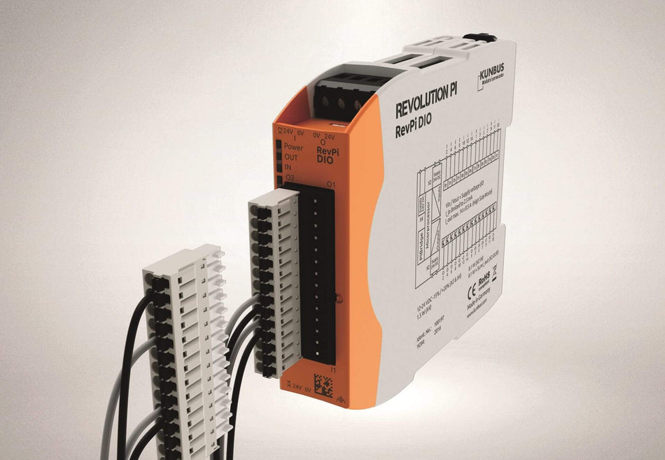 KUNBUS PC B female connector for KU-PR200030 connected to the Kunbus RevPi D10 view